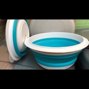 Set of 2 Pop up bowls -brand new in package